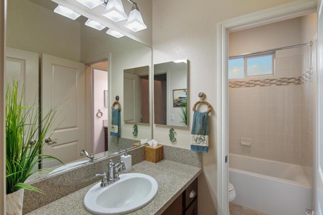 674 Calypso Pl, Encinitas CA: https://media.crmls.org/mediaz/22d0d89a-5beb-45cf-b26f-44f8463b5ffc.jpg