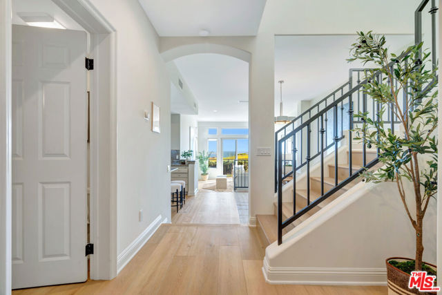 6412 Lunita Road, Malibu CA: https://media.crmls.org/mediaz/22d0dad4-84bb-47d2-ac95-d31f99f27972.jpg
