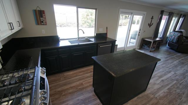 42944 Calle Reva, Temecula CA: https://media.crmls.org/mediaz/22d170b2-8bc5-477f-9c7e-b5b74d8067da.jpg