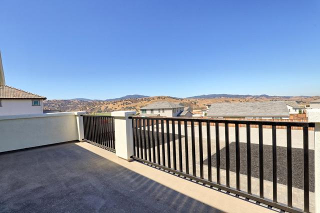 172 Vienna Way, Hollister CA: https://media.crmls.org/mediaz/22d1a8f3-d151-4f12-ae8a-7cb4f9902e28.jpg