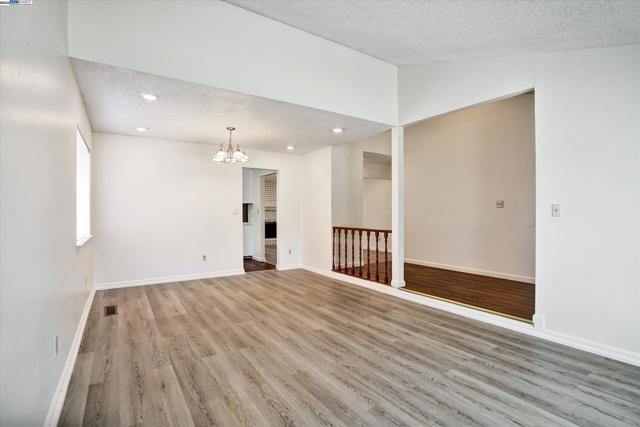 3432 Barmouth Dr, Antioch CA: https://media.crmls.org/mediaz/22d2c56b-c3ed-4738-9c00-1a71775b9e14.jpg