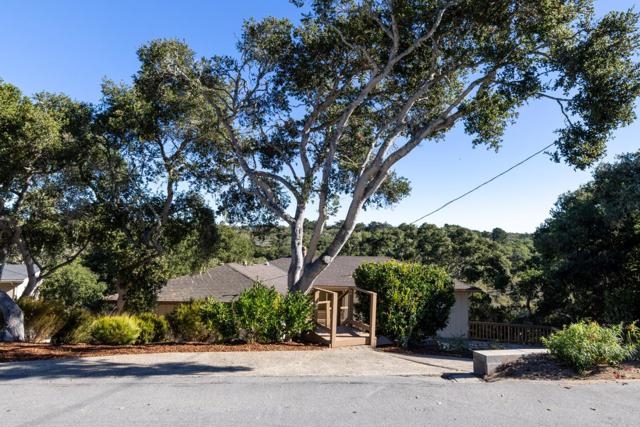 25 Los Encinos Drive, Del Rey Oaks CA: https://media.crmls.org/mediaz/22d2d966-b602-4873-958a-cd4aeb5912fb.jpg