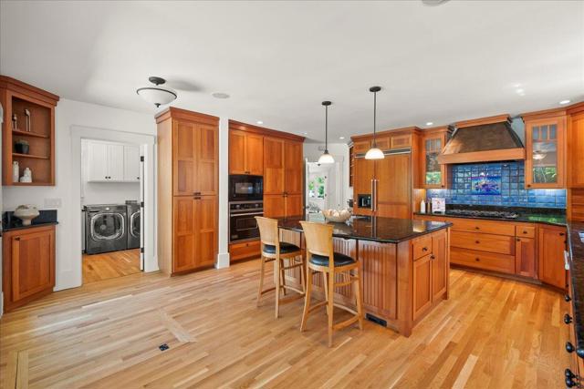 52 Myrtle Street, Redwood City CA: https://media.crmls.org/mediaz/22d3341c-2d8a-4349-94ef-fc43b8f06595.jpg