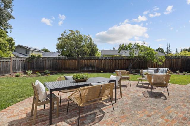 655 Berry Avenue, Los Altos CA: https://media.crmls.org/mediaz/22d339a1-5453-48ed-9f9a-8bcefcbd23ff.jpg