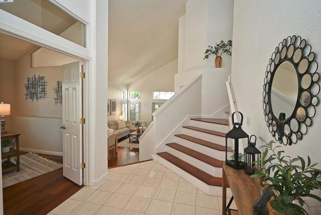 226 Promenade Ln, Danville CA: https://media.crmls.org/mediaz/22d37853-0869-4422-8ed8-fb5a0337e44d.jpg
