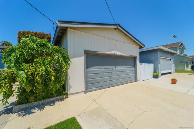 7434 Salerno Street, San Diego CA: https://media.crmls.org/mediaz/22d3fbc6-5729-460d-9cc0-30cb6546e2ff.jpg