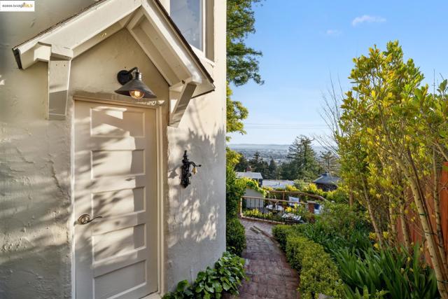 1143 Keith Ave, Berkeley CA: https://media.crmls.org/mediaz/22d40989-428d-445d-a4bd-32025a66aa4f.jpg