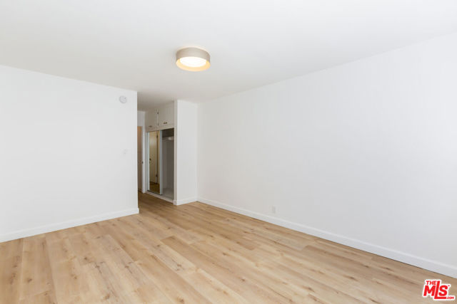 1268 N SWEETZER Avenue, West Hollywood CA: https://media.crmls.org/mediaz/22d42bf4-7011-4be4-8e41-2c2f3490da7d.jpg