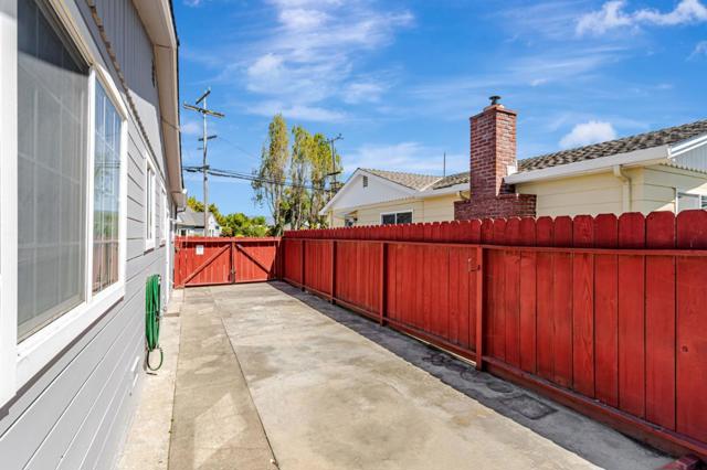 103 Buena Vista Drive, Freedom CA: https://media.crmls.org/mediaz/22d4904f-cefe-4f19-ad80-6dde6f314a74.jpg