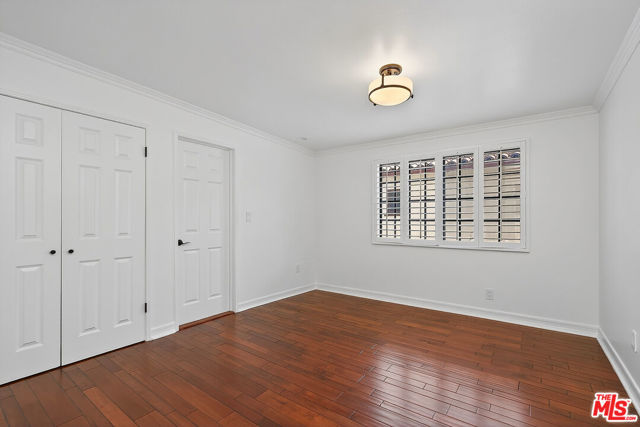 322 25th Street, Santa Monica CA: https://media.crmls.org/mediaz/22d4a242-b4a1-4021-a973-99805e9966ad.jpg