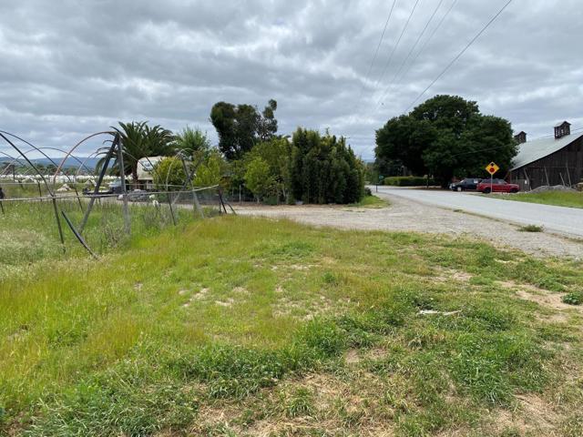 15860 Hill Road, Morgan Hill CA: https://media.crmls.org/mediaz/22d609c6-3be9-4118-80f8-e0cb99b4a3f9.jpg