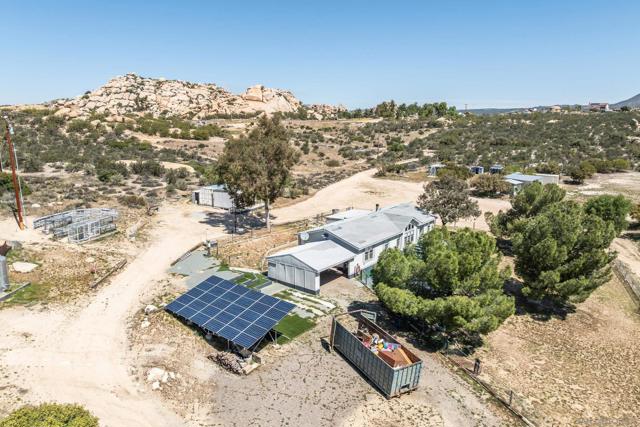 1525 Tea Rose Lane, Jacumba CA: https://media.crmls.org/mediaz/22d6714d-12af-4dd4-b5a2-7ceedaeac0f3.jpg