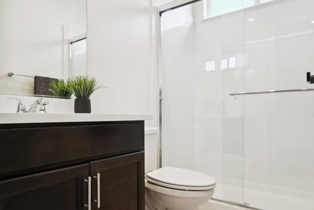 185 Tanoak Street, Hollister CA: https://media.crmls.org/mediaz/22d676cd-9a51-4092-b759-3259b9f4209b.jpg