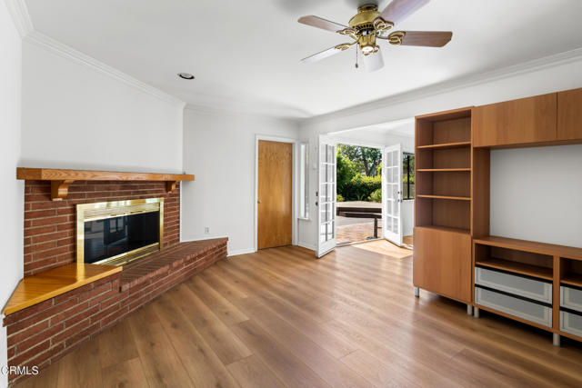 Detail Gallery Image 5 of 29 For 2432 Carol Park Pl, Montrose,  CA 91020 - 3 Beds | 3 Baths