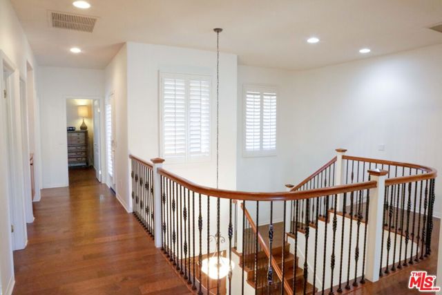 Image 16 of 36 For 5338 Via Dolores