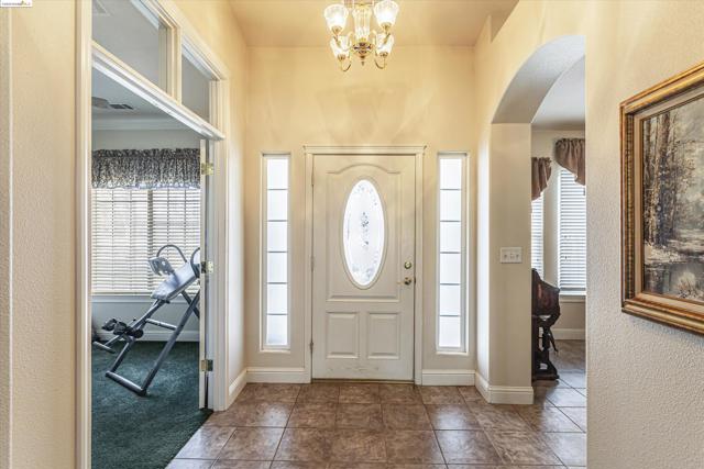 Image 4 of 40 For 8585 Whispering Oaks Rd