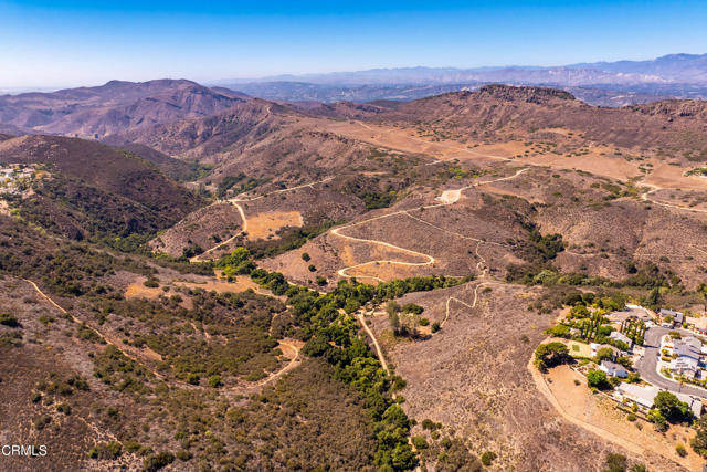 497 Azalea Street, Thousand Oaks CA: https://media.crmls.org/mediaz/22d7bbbc-a862-4dd8-8173-1359a90dc607.jpg