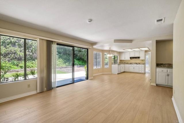 3533 Sitio Baya, Carlsbad CA: https://media.crmls.org/mediaz/22d85d53-9bb0-4129-ae9b-5a5e965bd723.jpg