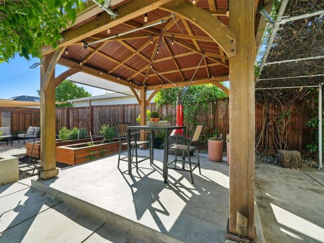 467 N 13th Street, San Jose CA: https://media.crmls.org/mediaz/22d87b2c-25b6-48b1-b739-060deca35dae.jpg