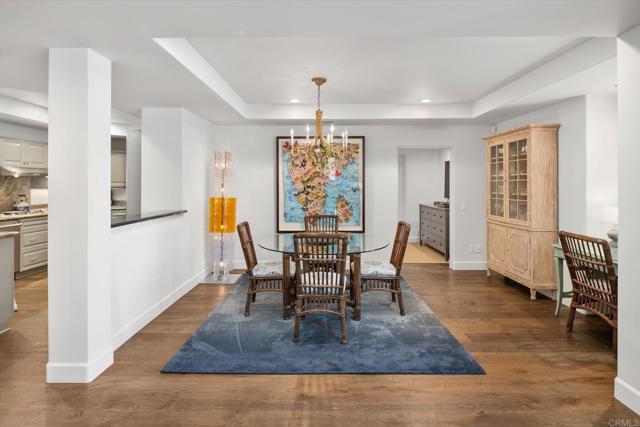 8171 El Paseo Grande, La Jolla CA: https://media.crmls.org/mediaz/22d8de74-4a11-448f-985b-c0defb5dc8fb.jpg