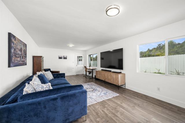 9430 Tropico Dr, La Mesa CA: https://media.crmls.org/mediaz/22d9758a-43fb-4d04-8f95-b112474707e2.jpg