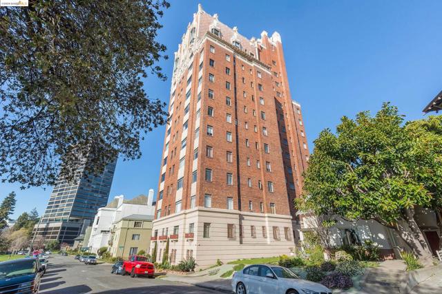 492 Staten Ave, Oakland, California 94610, 2 Bedrooms Bedrooms, ,2 BathroomsBathrooms,Condominium,For Sale,Staten Ave,41065554