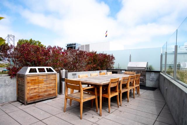 318 Main Street, San Francisco CA: https://media.crmls.org/mediaz/22d99704-dc5e-49a0-9f5f-cb6944914dfb.jpg