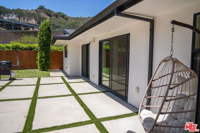 11848 Bel Terrace, Los Angeles CA: https://media.crmls.org/mediaz/22da9d8a-5851-42c0-8035-0b5d204ac419.jpg