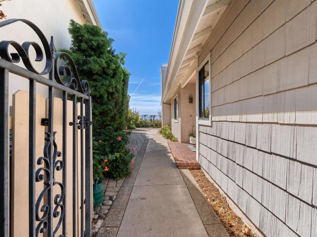 Detail Gallery Image 4 of 38 For 6923 Whitecap, Carlsbad,  CA 92011 - 3 Beds | 2 Baths