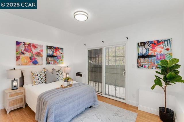 2154 35Th Ave, Oakland CA: https://media.crmls.org/mediaz/22dba735-c2e0-4ada-b36d-711163dbd80c.jpg