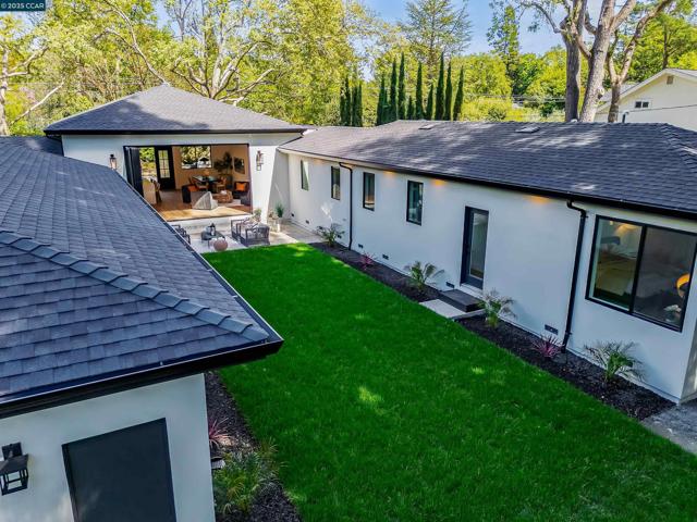 2559 Romley Ln, Alamo CA: https://media.crmls.org/mediaz/22dbf7bc-4d07-4221-8c72-8ae928cc1555.jpg
