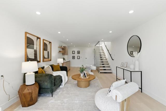1815 18th Avenue, San Francisco CA: https://media.crmls.org/mediaz/22dc041a-1afd-4803-bcdc-38769bc39a6d.jpg