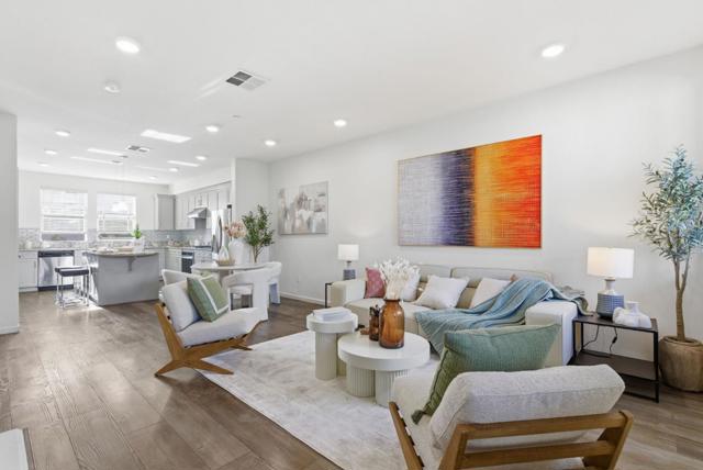 24548 Autumn Mist Way, Hayward CA: https://media.crmls.org/mediaz/22dcd29f-f2cd-4fdb-a470-6bd161ddf3b8.jpg