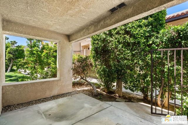 200 E Racquet Club Road, Palm Springs CA: https://media.crmls.org/mediaz/22dd37d0-9002-4390-a314-f838538236a2.jpg