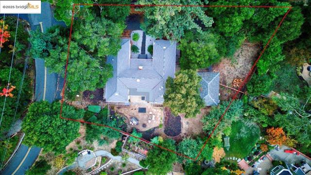 342 El Toyonal, Orinda CA: https://media.crmls.org/mediaz/22dd4af0-1976-4429-bad5-64b456a6a07b.jpg
