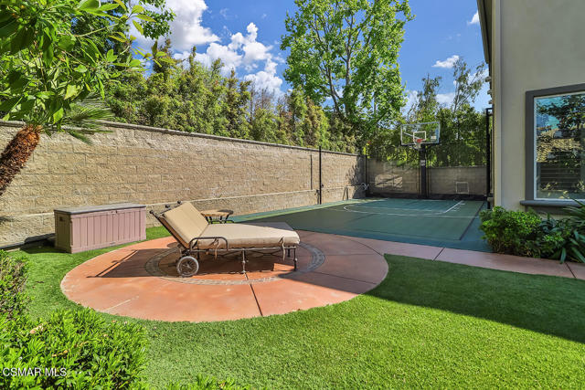 2589 Featherwood Street, Westlake Village CA: https://media.crmls.org/mediaz/22dd8d46-79a1-4432-849f-586cc0a56a08.jpg
