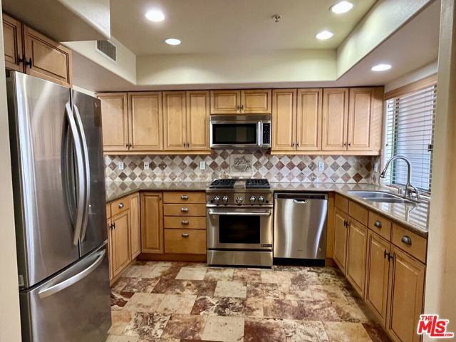 4301 Los Feliz Boulevard, Los Angeles CA: https://media.crmls.org/mediaz/22dddeaf-ccae-4fd2-b2d0-31f666379da3.jpg