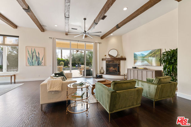 81945 Elynor Court, La Quinta CA: https://media.crmls.org/mediaz/22de3c7a-fc49-469f-9f0e-f33d575b2cee.jpg