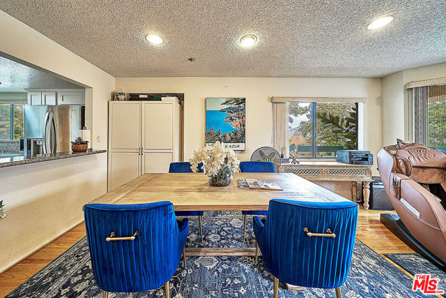 529 IVY Street, 1 photo 7