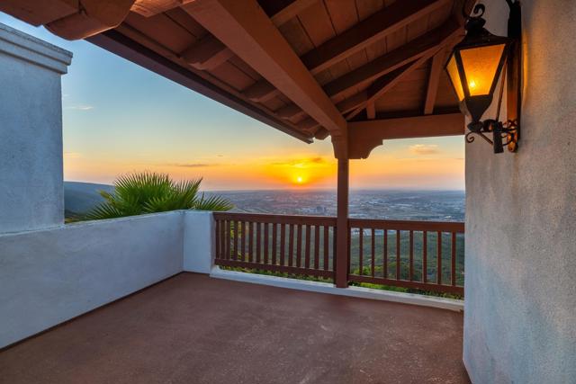 859 Cocos Dr, San Marcos CA: https://media.crmls.org/mediaz/22df6c2e-ff11-4394-9a92-36abed69bd47.jpg