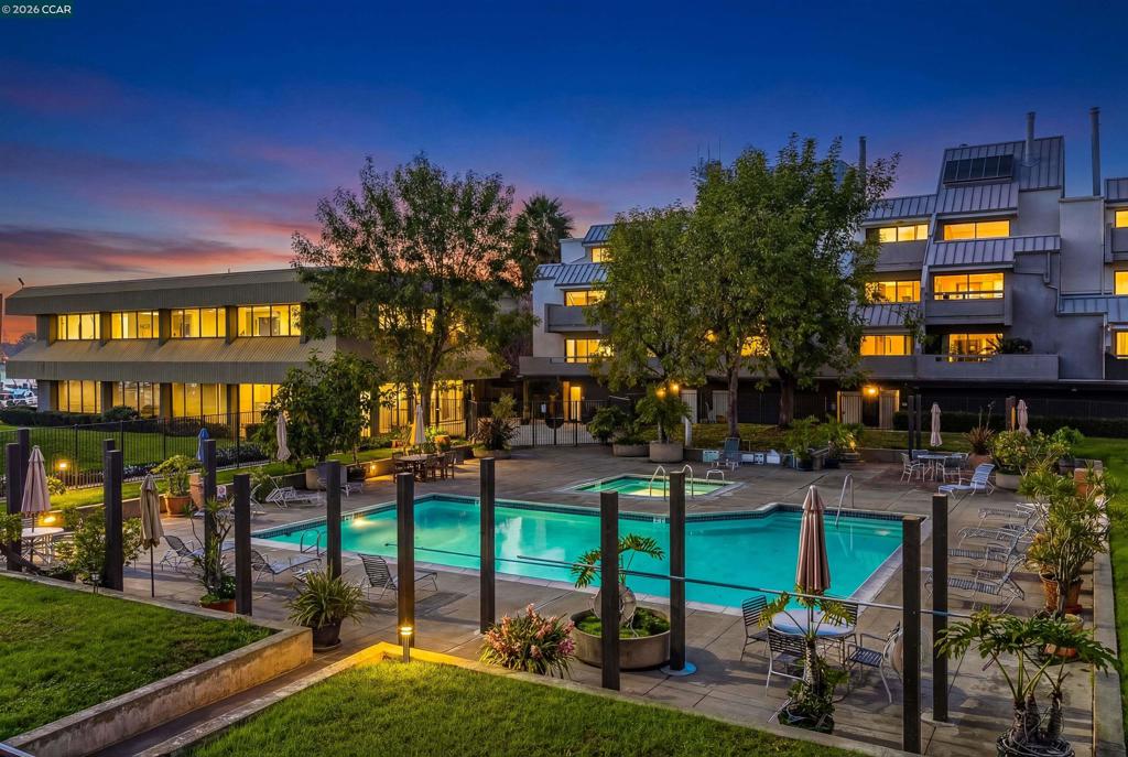 1 Embarcadero W #164