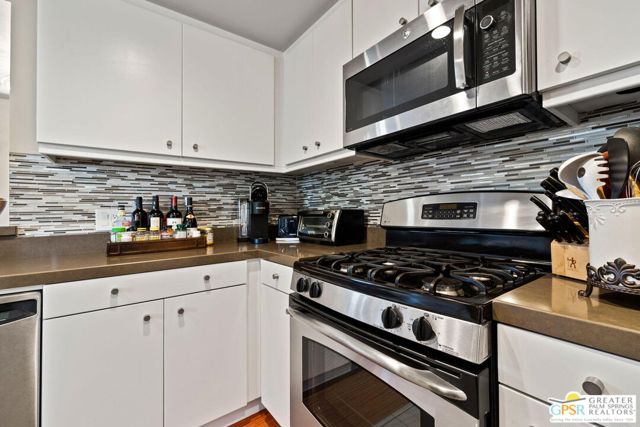 930 E Palm Canyon Drive, Palm Springs CA: https://media.crmls.org/mediaz/22e01041-3edf-4f73-9d45-f3d7df62ee61.jpg