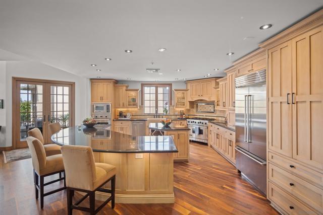 120 C Ave, Coronado CA: https://media.crmls.org/mediaz/22e055da-0ae4-4655-9034-2a28cdef0780.jpg