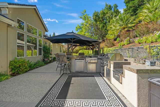 2380 Sunflower Circle, Gilroy CA: https://media.crmls.org/mediaz/22e2ad4b-e993-453f-9b19-879dc9c2aee7.jpg