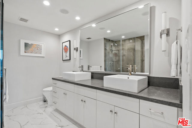 2220 Avenue Of The Stars, Los Angeles CA: https://media.crmls.org/mediaz/22e32695-36d6-414d-904e-5d0e6a6d500a.jpg