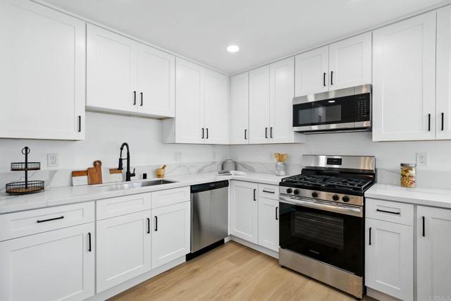 Detail Gallery Image 7 of 24 For 305 Spruce St, Chula Vista,  CA 91911 - 5 Beds | 2/1 Baths