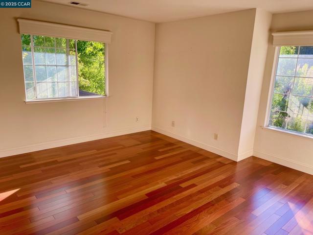 1020 Canyon Hills Road, San Ramon CA: https://media.crmls.org/mediaz/22e39580-de7b-471c-86cb-b9f1586a2647.jpg