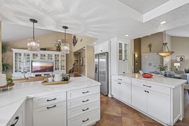 602 HOLLYRIDGE DRIVE, Encinitas CA: https://media.crmls.org/mediaz/22e47a10-41c2-441f-a17a-5e7a0562e71d.jpg