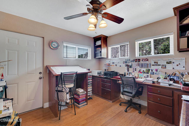 4542 Skidmore Court, Moorpark CA: https://media.crmls.org/mediaz/22e4b5ed-06a4-4fb2-9fb3-d9c9f7705ca7.jpg