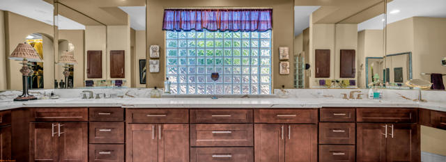 97 Via Bella, Rancho Mirage CA: https://media.crmls.org/mediaz/22e4b73e-8d15-4f94-8ea7-5d792b467248.jpg